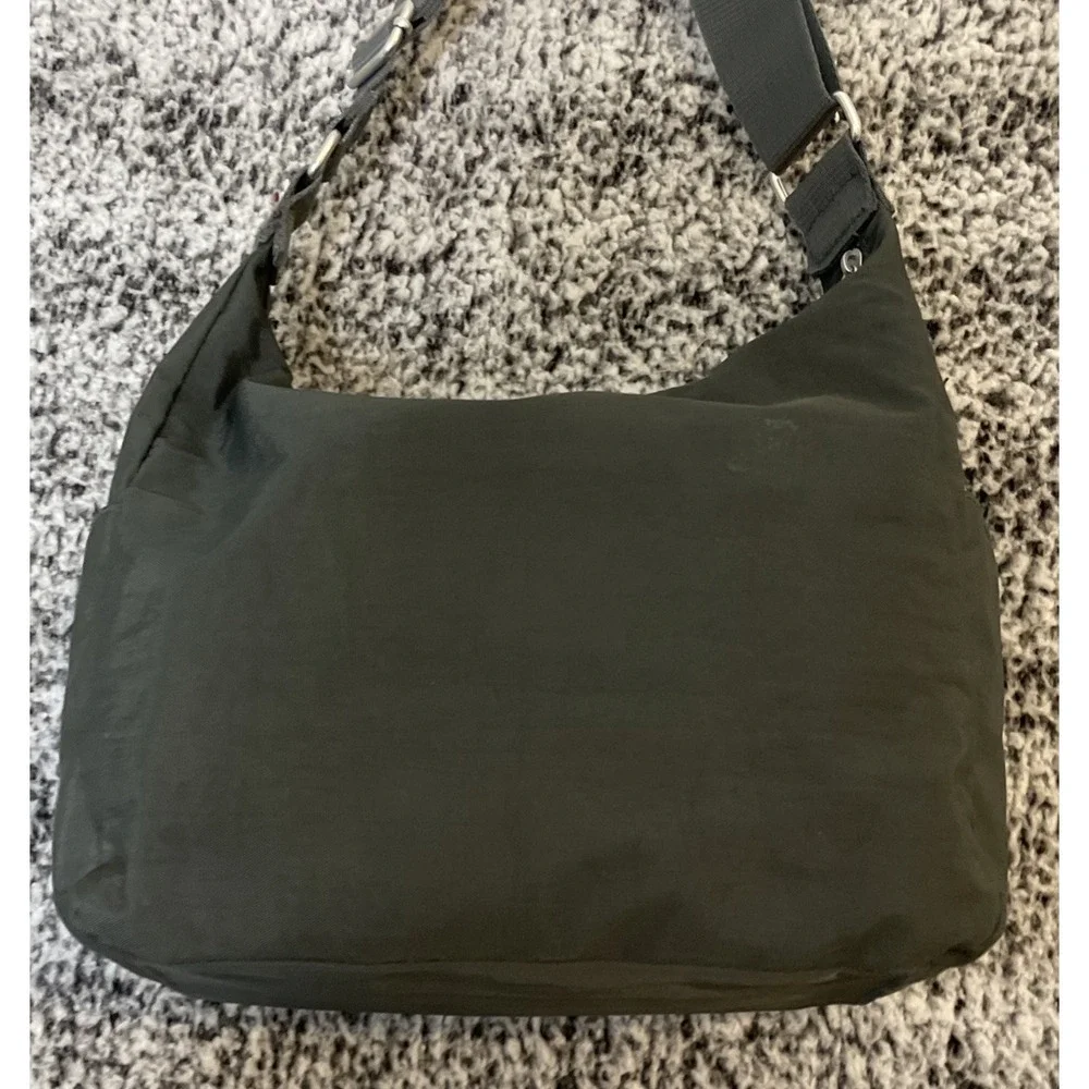 Baggallini Womens Medium Crossbody Bag Grey Nylon Multi Pocket Travel‎ Purse